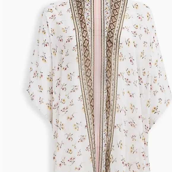 Torrid Floral Ruana - Picture 2 of 6